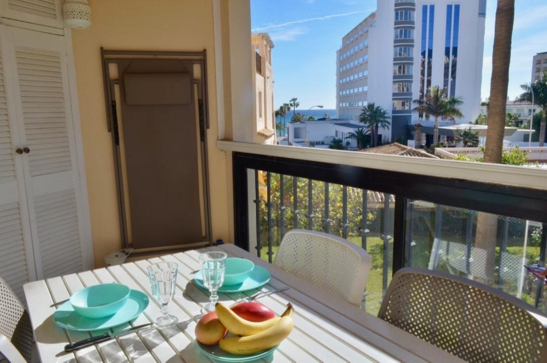 Ferienwohnung Carihuela Un Dormitorio Junto Al Mar Torremolinos Exterior foto