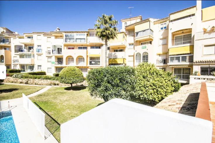 Ferienwohnung Carihuela Un Dormitorio Junto Al Mar Torremolinos Exterior foto