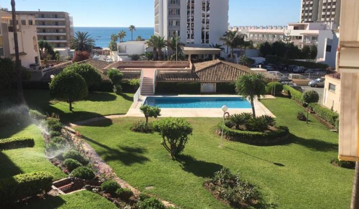 Ferienwohnung Carihuela Un Dormitorio Junto Al Mar Torremolinos Exterior foto