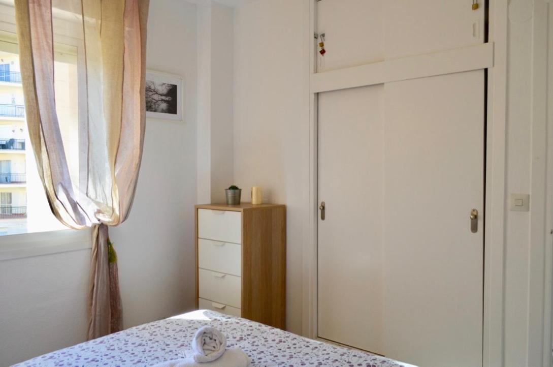 Ferienwohnung Carihuela Un Dormitorio Junto Al Mar Torremolinos Exterior foto