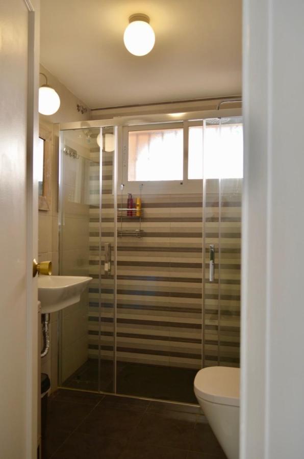 Ferienwohnung Carihuela Un Dormitorio Junto Al Mar Torremolinos Exterior foto