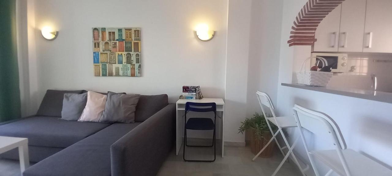 Ferienwohnung Carihuela Un Dormitorio Junto Al Mar Torremolinos Exterior foto
