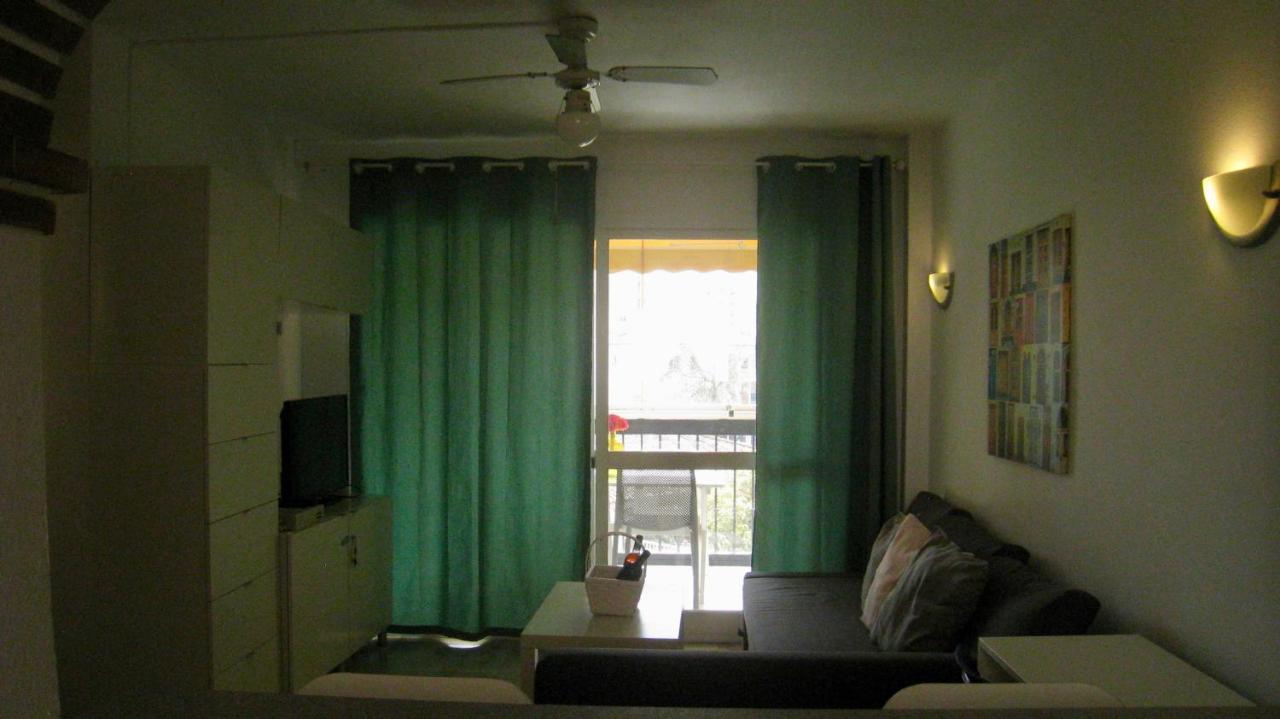Ferienwohnung Carihuela Un Dormitorio Junto Al Mar Torremolinos Exterior foto