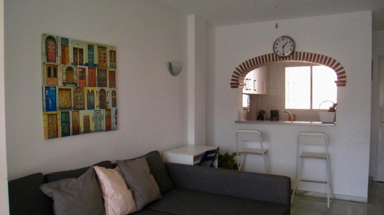 Ferienwohnung Carihuela Un Dormitorio Junto Al Mar Torremolinos Exterior foto