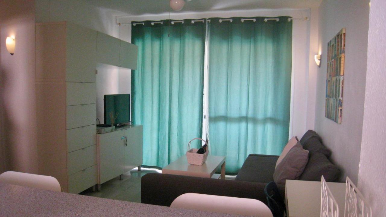 Ferienwohnung Carihuela Un Dormitorio Junto Al Mar Torremolinos Exterior foto